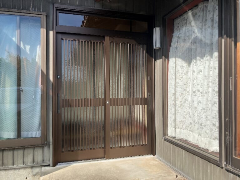 襖貼替・勝手口引き戸入替工事