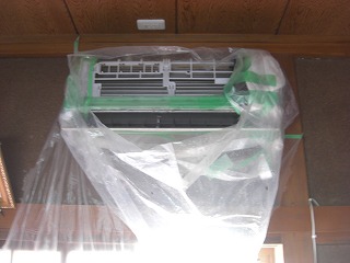エアコンクリーニング｜専用の洗浄機で汚れを除去