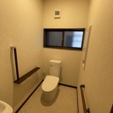 ご高齢のお母様が使いやすいトイレにリフォーム！　介護保険も正しく・有効に使いましょう。の画像