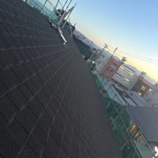 外装も内装も水廻りも！コミコミ工事で新築のように生まれ変わる！？ ～改装工事④屋根セネター重ね葺き編～の画像