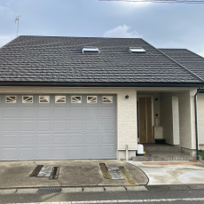 屋根・外壁重ね張り工事。明るいご家族にピッタリの仕上がり！の画像