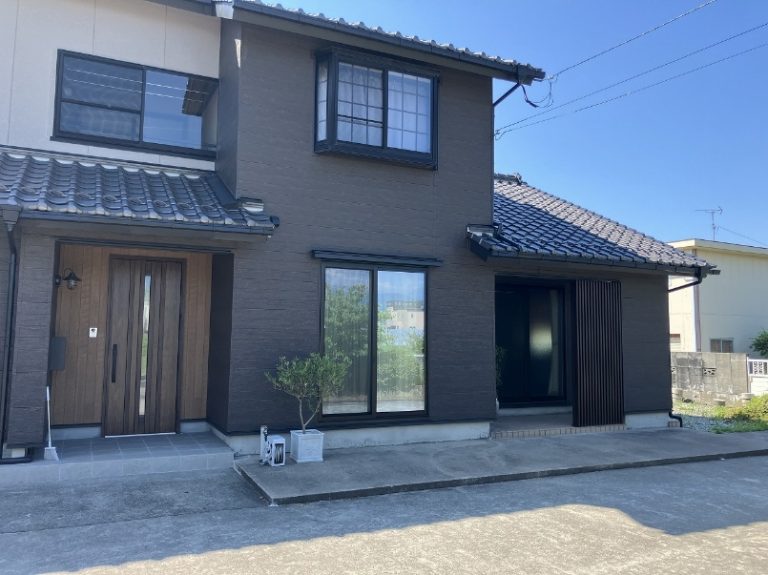 さりげない外観の変化と目隠しとしてアルミスクリーンは如何ですか?