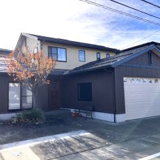 外壁の老朽化で目立った汚れや傷みが復活！屋根・外壁工事！の画像