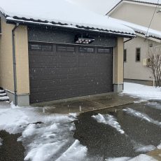 富山の冬は除雪が大変ですよね？できる事なら楽したい！そこでガレージ前の融雪装置は如何でしょう？の画像
