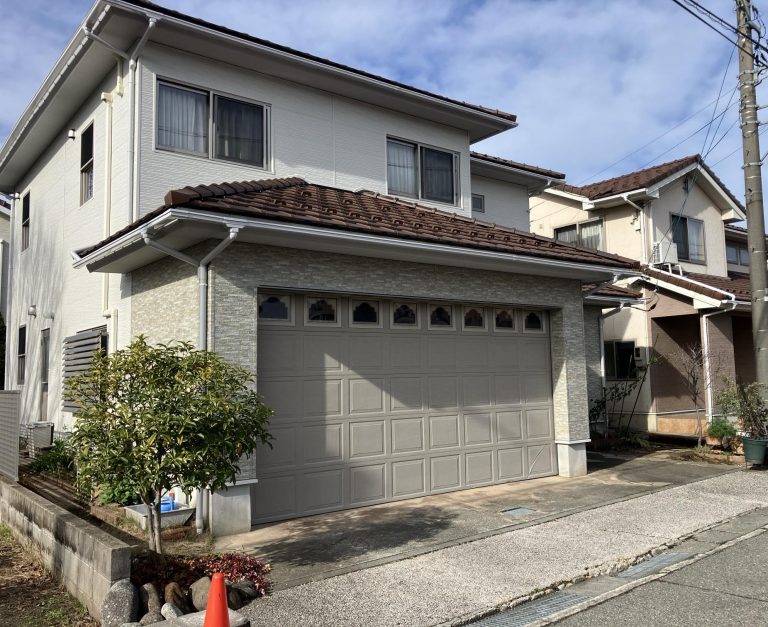 20年目の変身。外壁から始まる新しい暮らし（金属サイディング重ね張り工事）