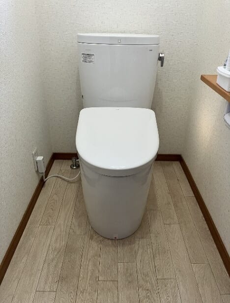 ウォシュレットの故障をきっかけに、トイレ全体の交換をさせていただきました。